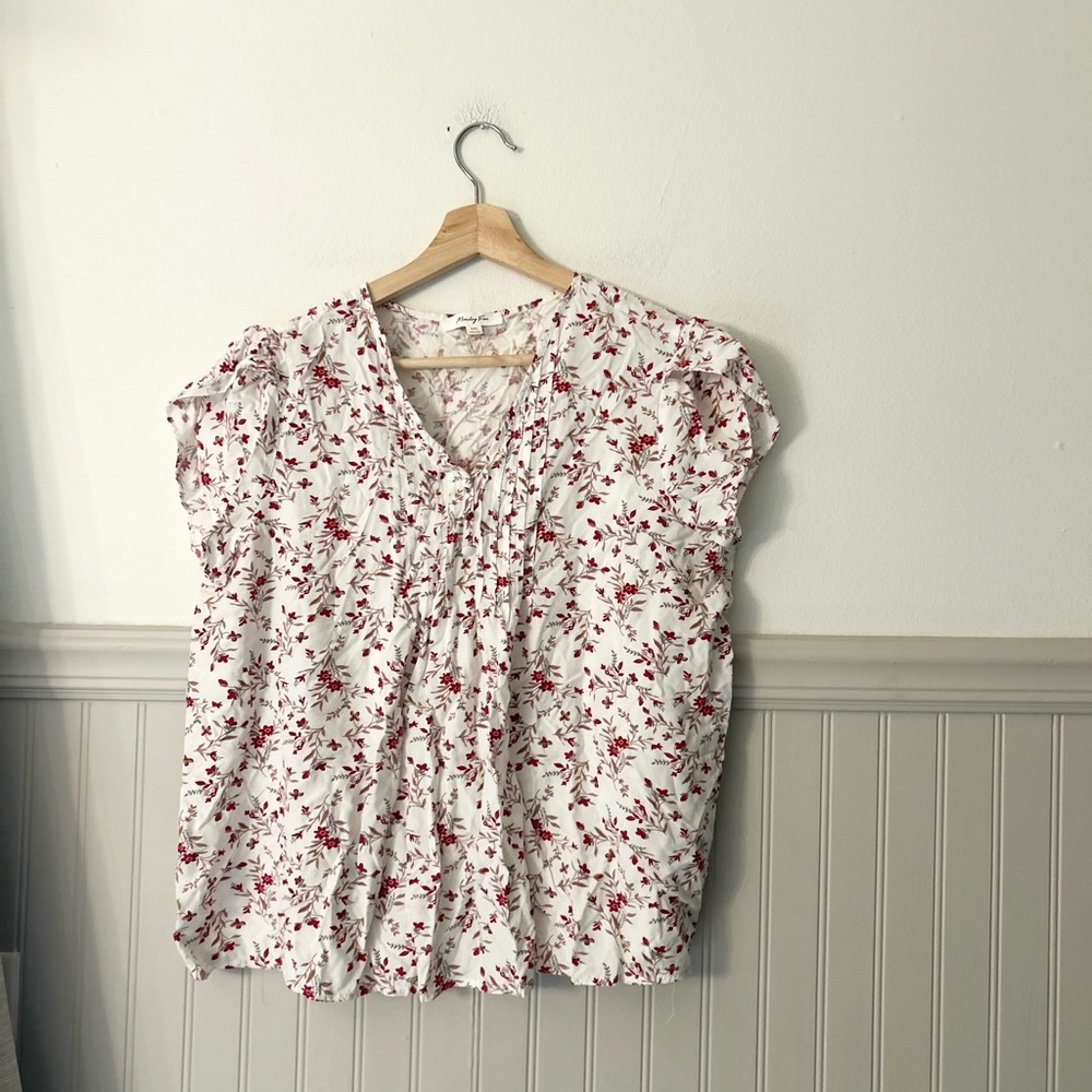 Monday Fun XXL Women's White Floral Cap-Sleeve Blouse with Red Print